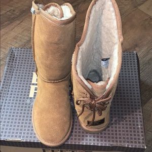 Beach Feet Chestnut Donna Boot (similar to UGG)